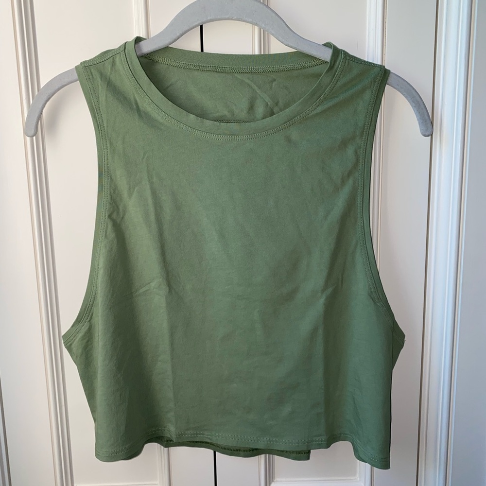 LULULEMON green cropped tank